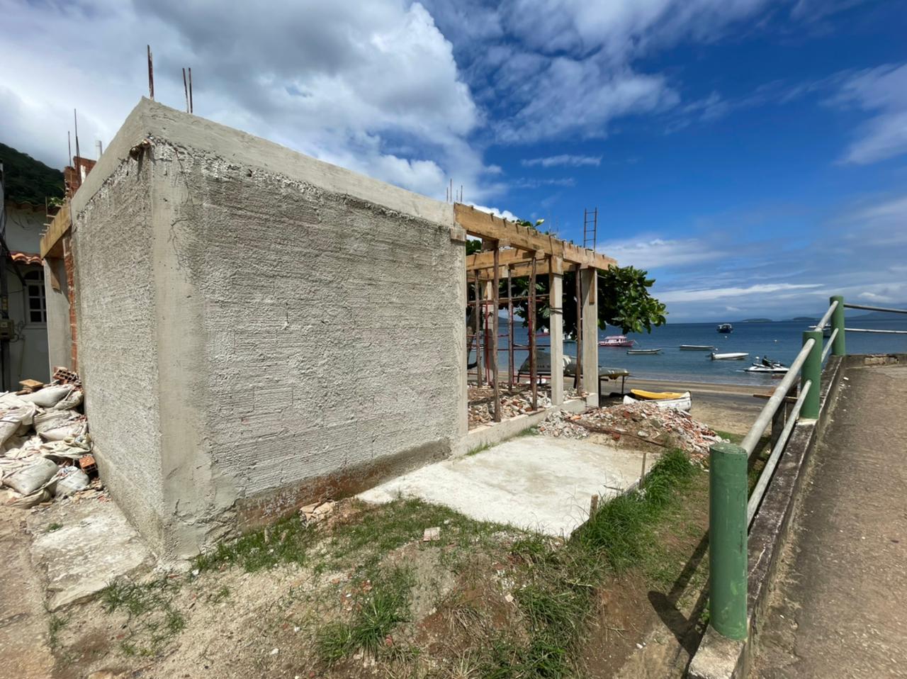 Polícia ambiental flagra construção irregular na Ilha Grande 